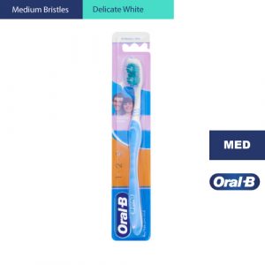Oral-B 3-Effects Delicate White Toothbrush Medium